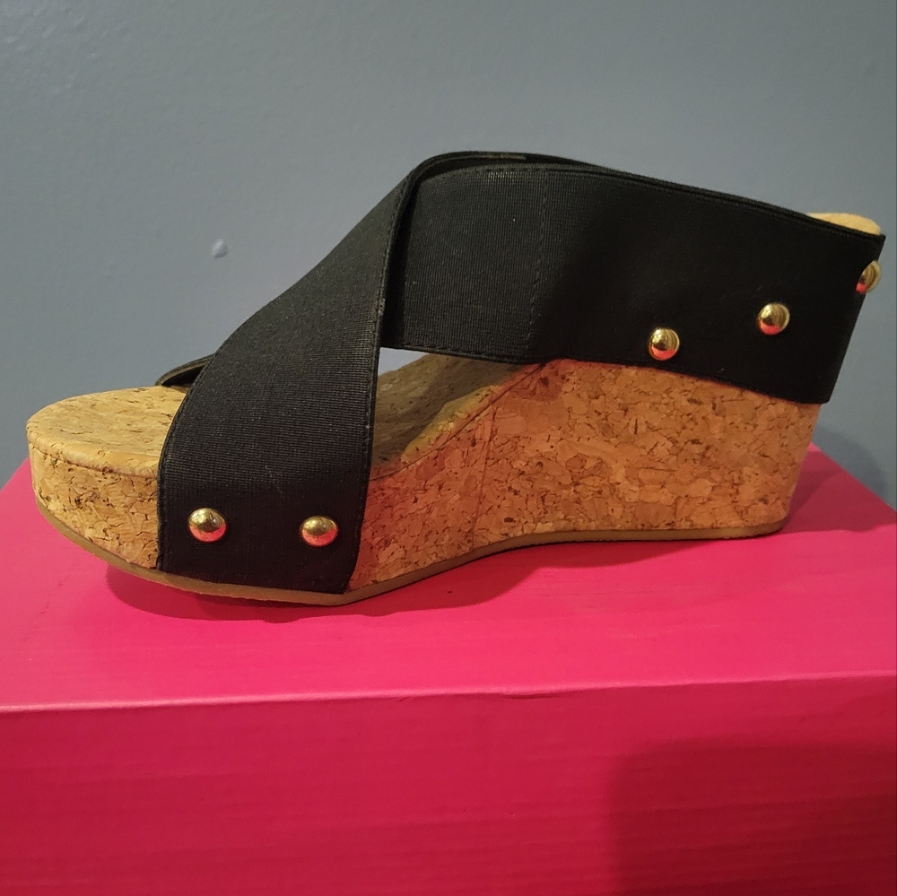 NWOT- AABIGAIL Crisscross Wedges by Shoedazzle